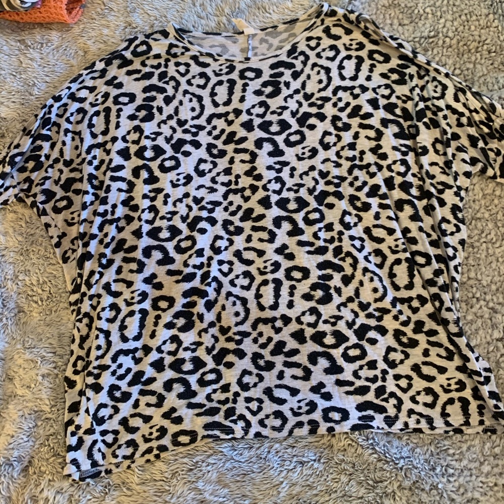 Grepas leopard print top. EUC. Sz M